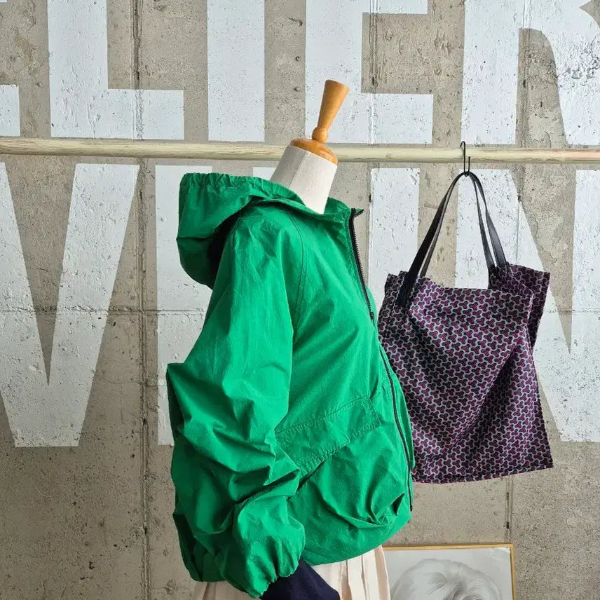 [SOLD OUT] 바스락  후드 바람막이 점퍼