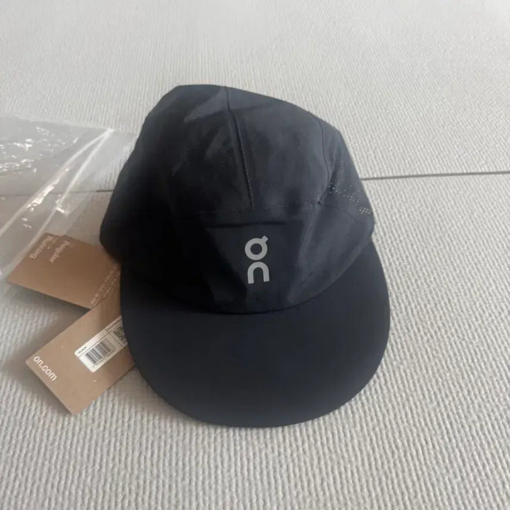 [SOLD OUT] 온러닝 퍼포먼스 캡 블랙OS (새제품)