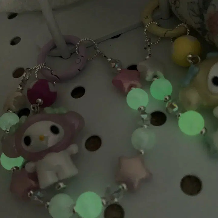 [BUNJANG] Mamel Silicone Figure Glow-in-the-Dark Beaded Keychain / 마멜 실리콘 재질 피규어 야광비즈 키링