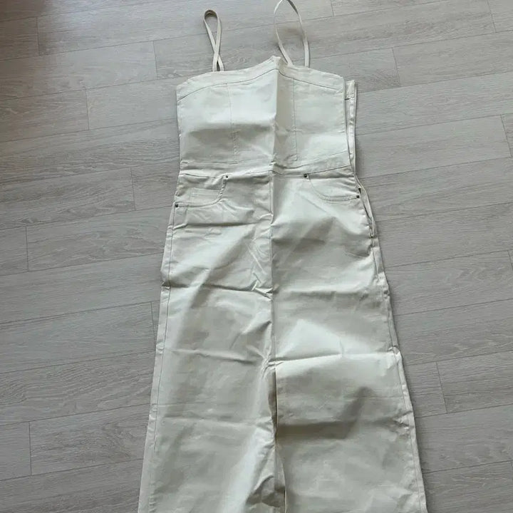 [BUNJANG] NOMATTER EDITION Ivory Overall Dress / NOMATTER EDITION 아이보리 멜빵 원피스