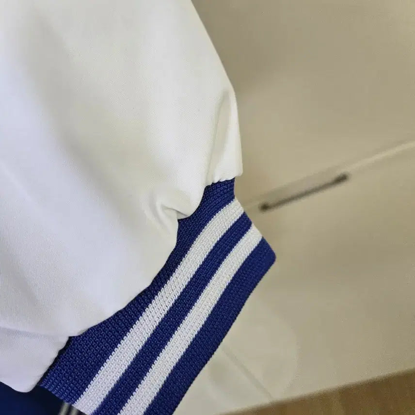 [BUNJANG] Blue and White Baseball Jacket / 블루 화이트 배색 야구 점퍼
