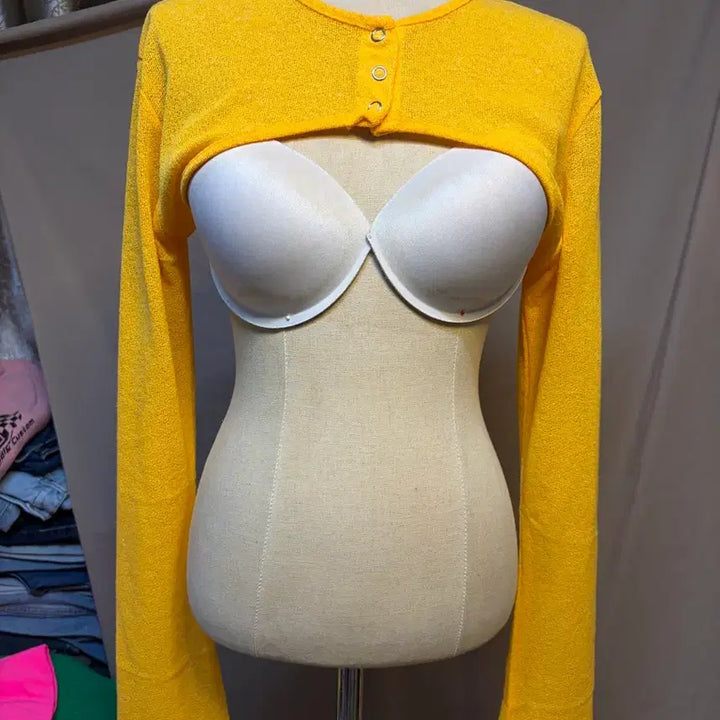 [BUNJANG] Yellow Crop Knit Cardigan / 옐로우 크롭 니트 가디건 개나리컬러