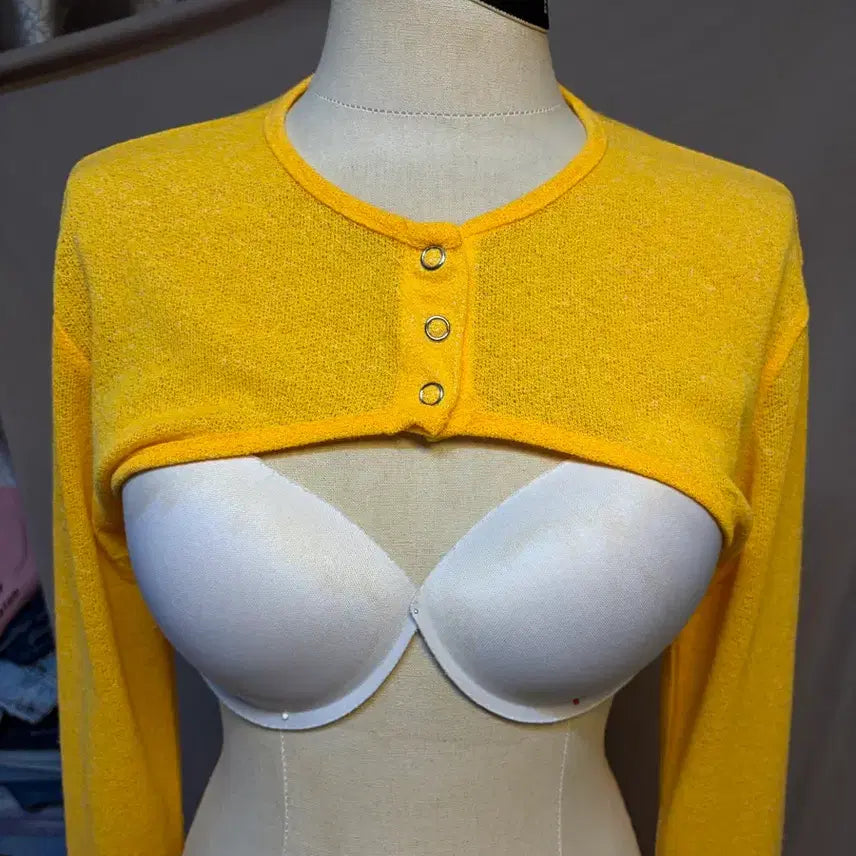 [BUNJANG] Yellow Crop Knit Cardigan / 옐로우 크롭 니트 가디건 개나리컬러