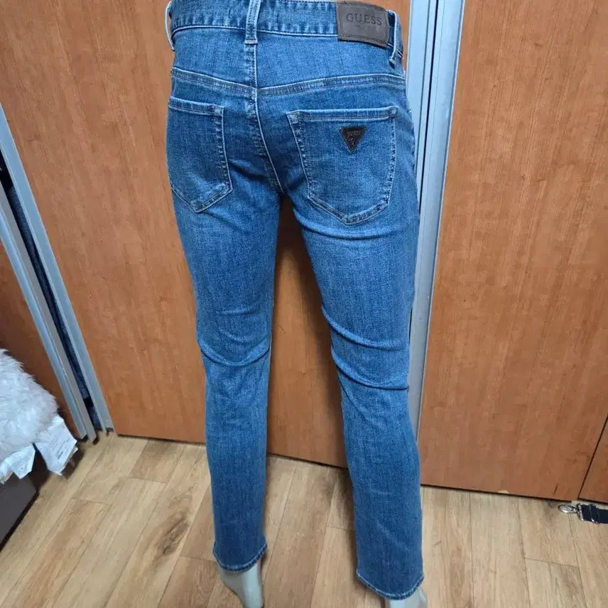 [BUNJANG] Guess Medium Blue Slim Straight Denim Pants / 게스 미디엄 블루 슬림 스트레이트 데님 팬츠 (29사이즈)
