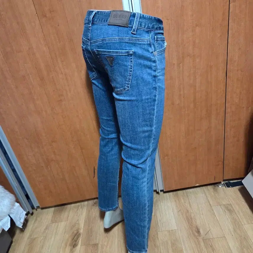 [BUNJANG] Guess Medium Blue Slim Straight Denim Pants / 게스 미디엄 블루 슬림 스트레이트 데님 팬츠 (29사이즈)