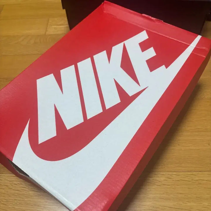 [SOLD OUT] 나이키 덩크 로우 레트로 블랙 화이트 275 새상품