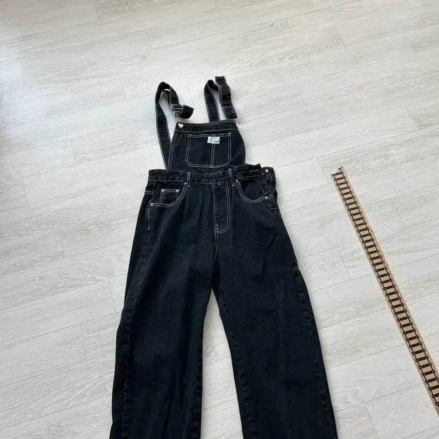 [SOLD OUT] 블랙 데님 멜빵바지 S
