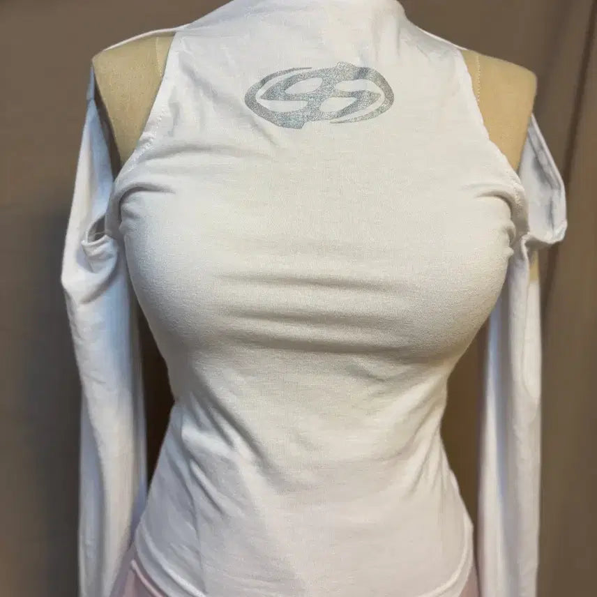 [BUNJANG] White Cutout Long Sleeve T-Shirt / 화이트 컷아웃 긴팔 티셔츠