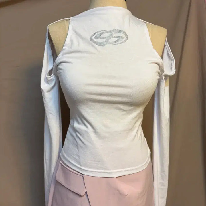 [BUNJANG] White Cutout Long Sleeve T-Shirt / 화이트 컷아웃 긴팔 티셔츠