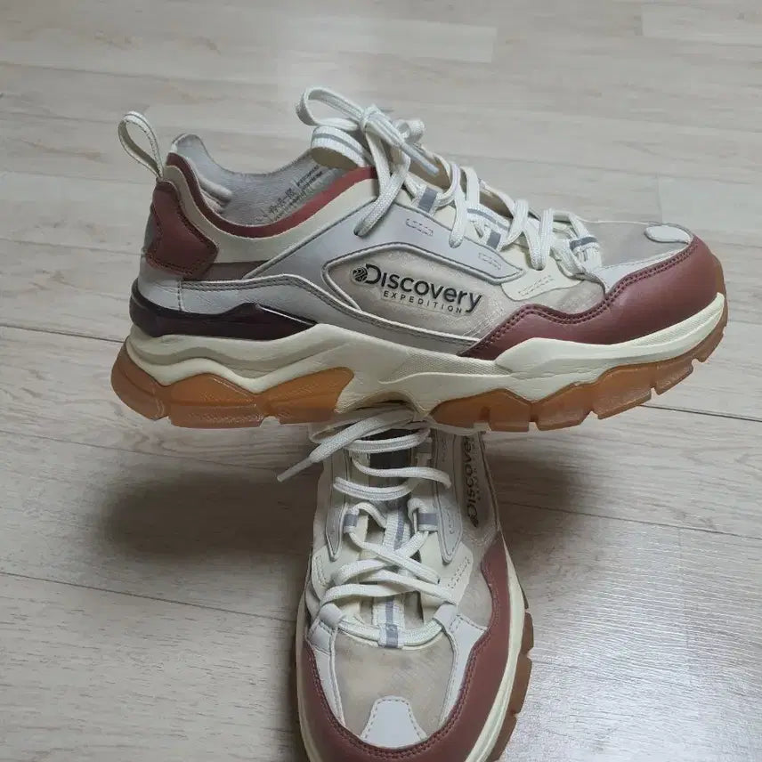 [SOLD OUT] 255 디스커버리 정품 운동화 스니커즈 신발 255사이즈 좋아요