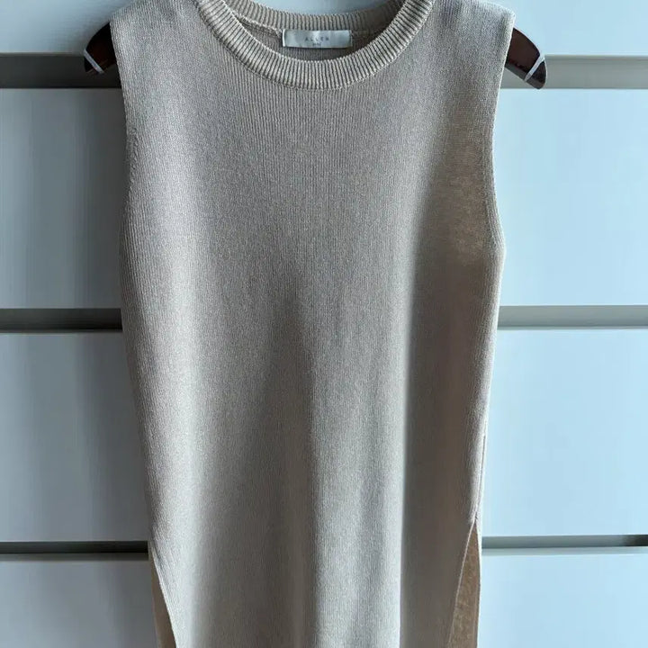 [BUNJANG] Allen by Oui Knit Sleeveless Top / ALLEN by oui 니트 민소매 탑