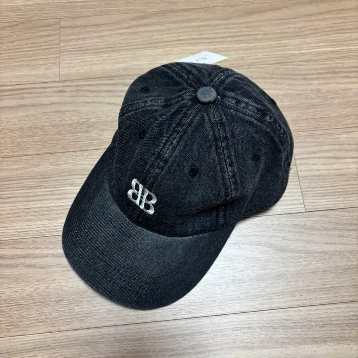 [SOLD OUT] WTREE 블랙 모자 / 볼캡 (미사용)