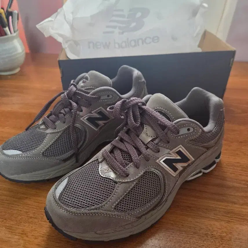 [BUNJANG] New Balance 2002 RA Gray Sneakers / 뉴발란스 2002 RA그레이 운동화