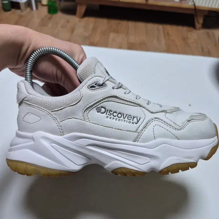 [SOLD OUT] 디스커버리 익스페디션 흰색 운동화 235