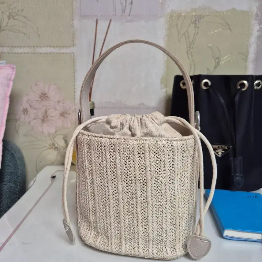 [BUNJANG] Ivory Rattan Bucket Bag / 아이보리 라탄 버킷백