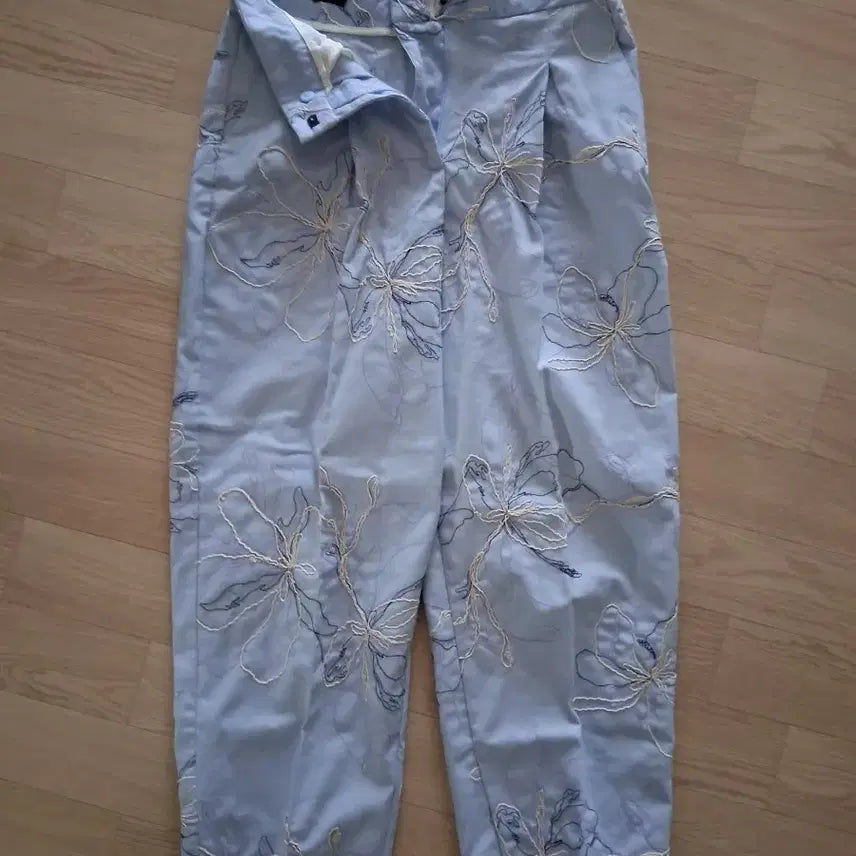 [BUNJANG] ZARA Floral Embroidery Pants / 자라 플라워 자수 바지