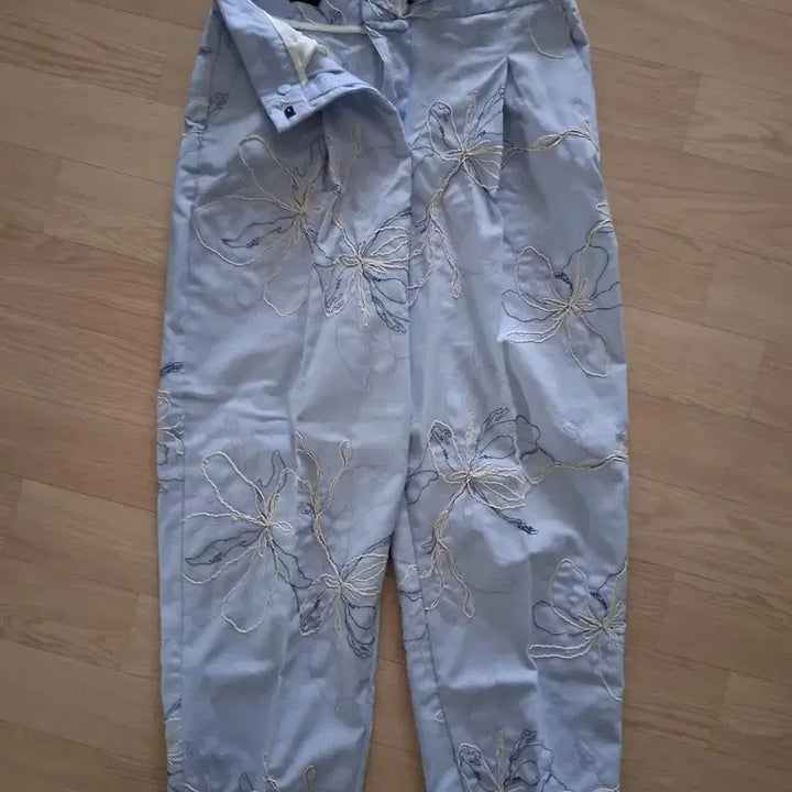 [BUNJANG] ZARA Floral Embroidery Pants / 자라 플라워 자수 바지