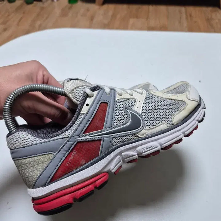 [BUNJANG] Nike Flywire Running Shoes - White/Red / 나이키 플라이와이어 런닝화 화이트/레드