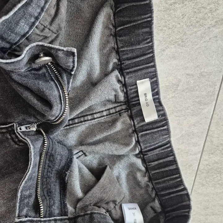 [BUNJANG] Brio Kid Semi-Wide Fit Jeans (2 Pieces) / Brio Kid 브랜드의 세미와이드핏 청바지 2개가격