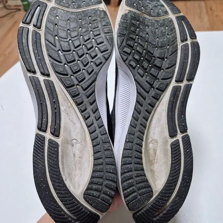 [BUNJANG] Nike Air Zoom Black Sneakers 260 / 나이키 에어 줌 블랙 운동화260