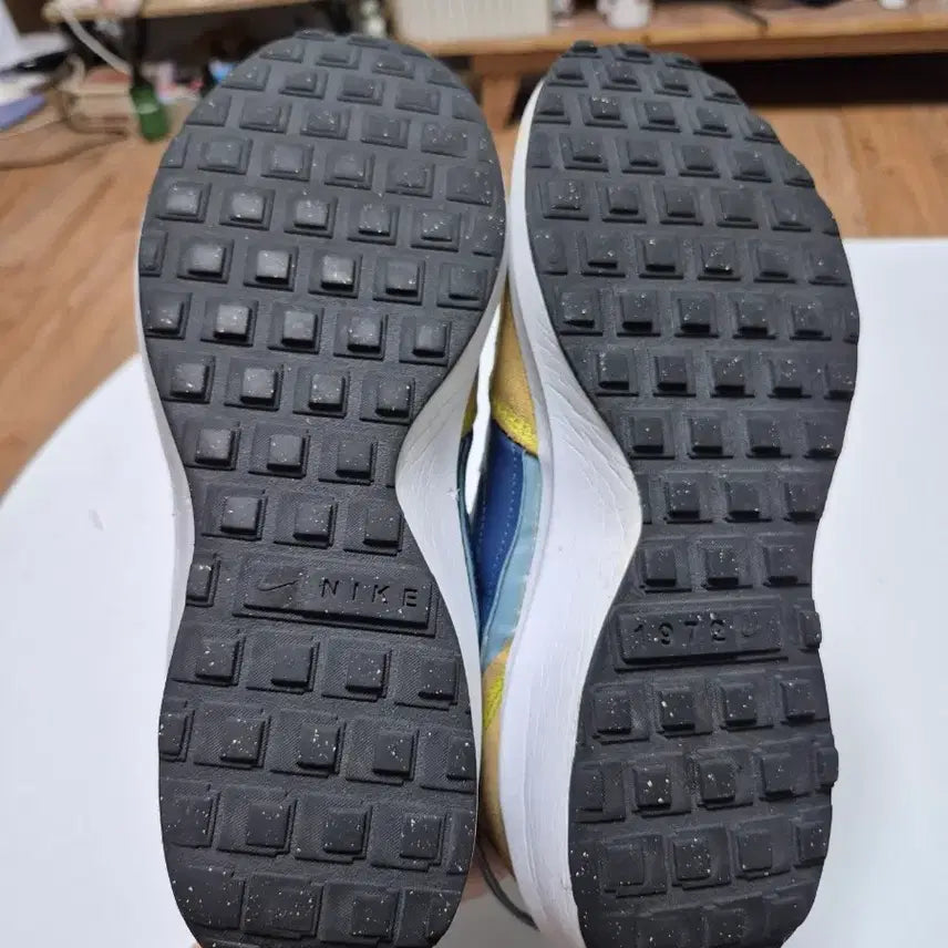 [BUNJANG] Nike Sneakers Blue/Yellow 260 / 나이키 운동화 블루/옐로우260