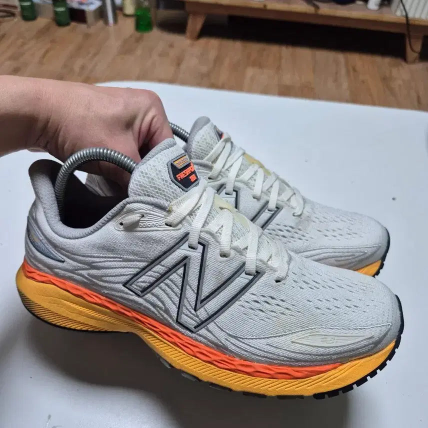[SOLD OUT] 뉴발란스 860 운동화 오렌지/화이트260