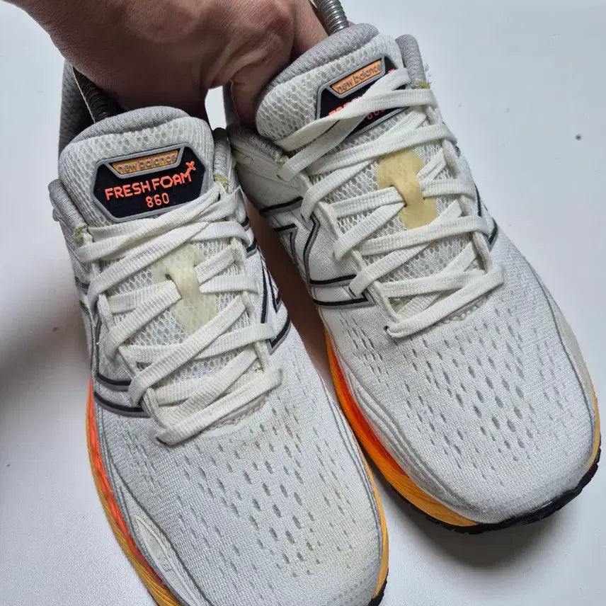 [SOLD OUT] 뉴발란스 860 운동화 오렌지/화이트260