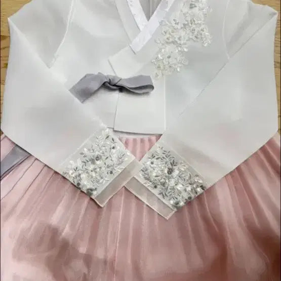 [BUNJANG] Custom Embroidered Hanbok Set / 맞춤 자수 여자 한복 세트 핑크 치마 새상품