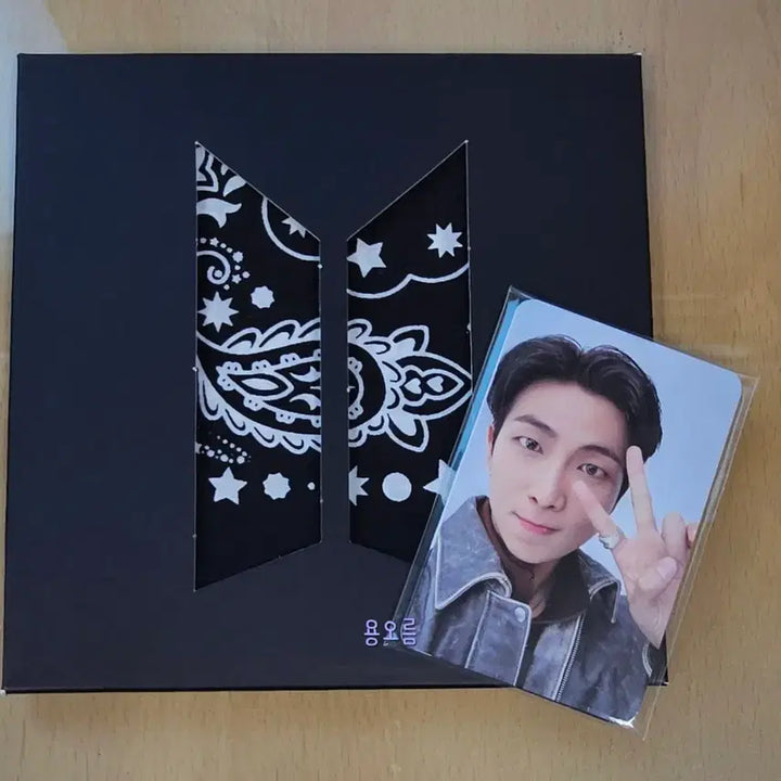 [BUNJANG] BTS FESTA ARMY Zone Gift Photocard &amp; Bandana Set / 2025 BTS FESTA 방탄소년단 페스타 아미존 기프트 포카+반다나