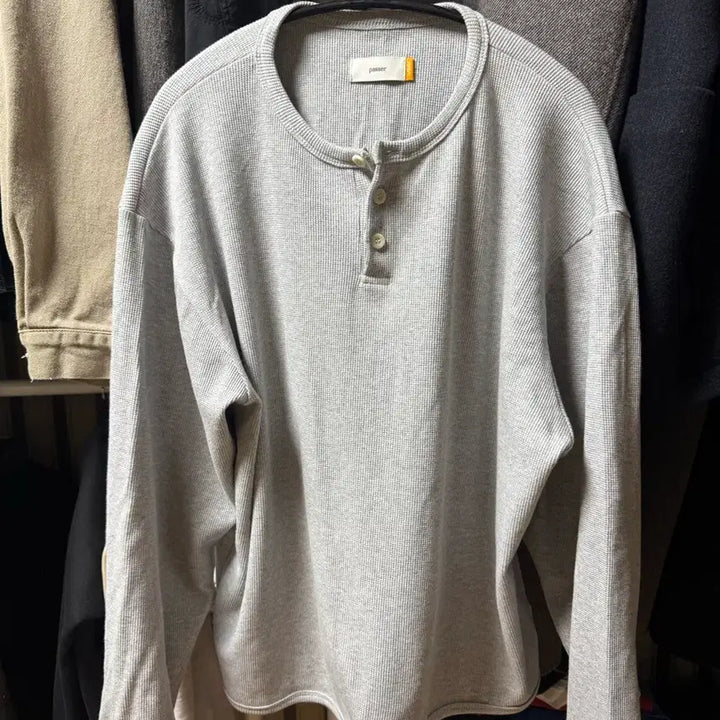 [BUNJANG] Paser Henry Neck Waffle Long Sleeve / 파세르 헨리넥 와플 롱슬리브