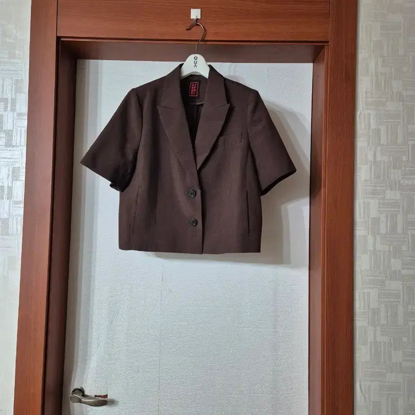 [SOLD OUT] STRSEL 브라운 반팔 크롭 자켓