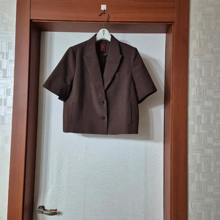 [SOLD OUT] STRSEL 브라운 반팔 크롭 자켓