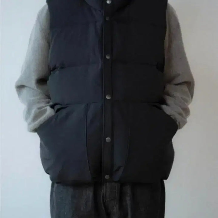 [BUNJANG] Ourselfs X Woodb Duck Down Vest Black / [2] 아워셀브스 X 우드비 덕다운 베스트 블랙