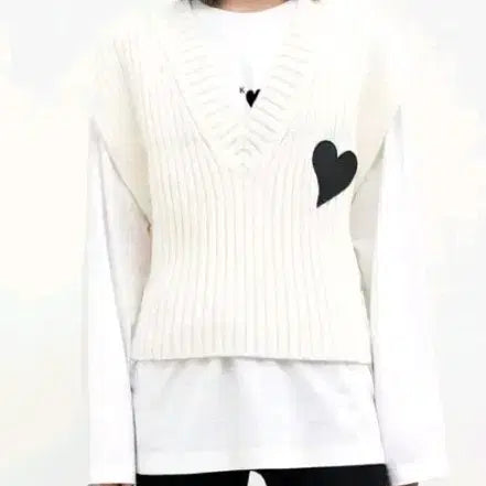 [BUNJANG] KimhaeKim Black Heart Knit Vest / 김해김 하트 블랙 니트 조끼