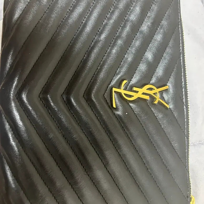 [SOLD OUT] 입생로랑 클러치백