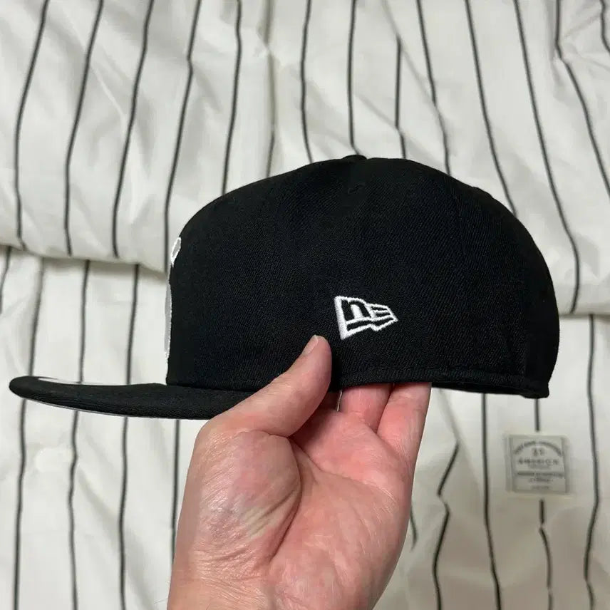 [BUNJANG] Supreme New Era Screwball S Logo Snapback Cap / 슈프림x뉴에라 스크류볼 S로고 스냅백 볼캡(714/57.7cm)