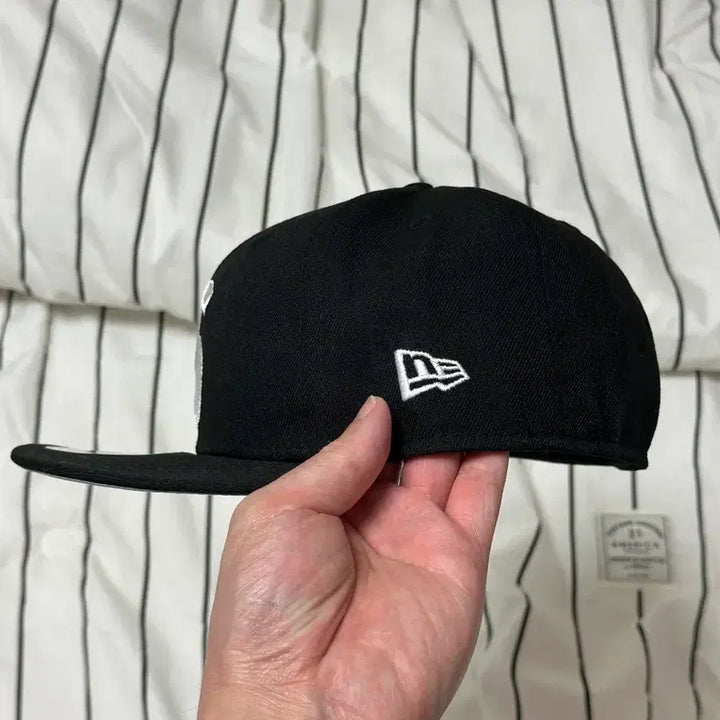 [BUNJANG] Supreme New Era Screwball S Logo Snapback Cap / 슈프림x뉴에라 스크류볼 S로고 스냅백 볼캡(714/57.7cm)