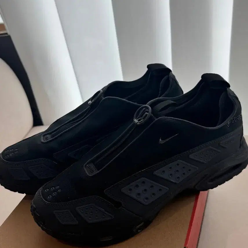 [SOLD OUT] 나이키 에어맥스 SNDR 고어텍스 블랙 265 판매해요