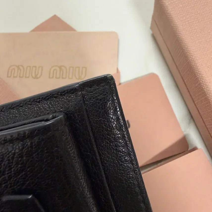 [BUNJANG] Miu Miu Black Pearl Card Wallet / 미우미우 블랙 진주 카드지갑 풀박스(쇼핑백포함)