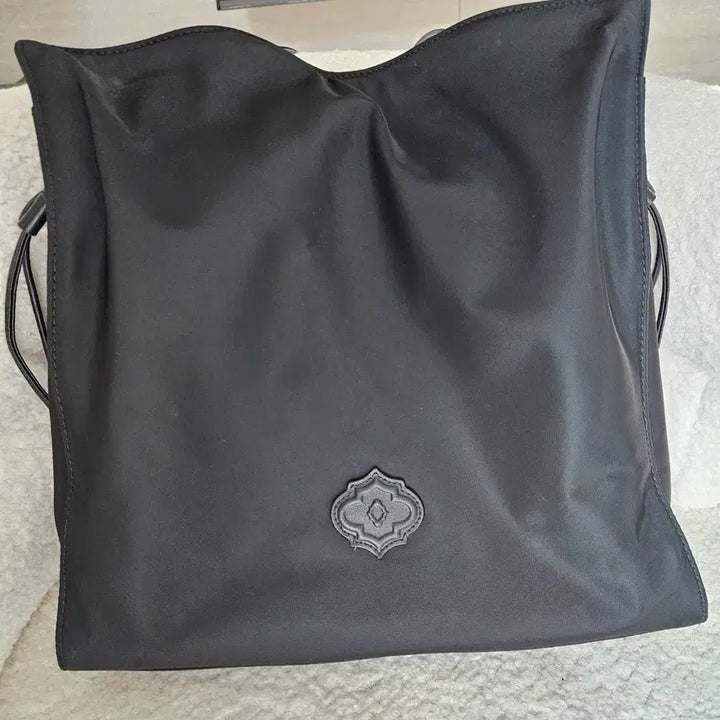 [BUNJANG] Oryany Jamie N Nylon Shoulder Bag / 오야니 제이미 N 쇼퍼오야니 제이미 N 쇼퍼