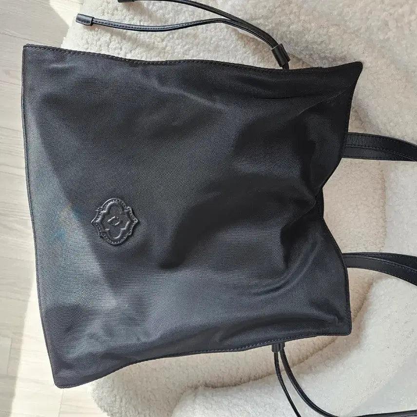 [BUNJANG] Oryany Jamie N Nylon Shoulder Bag / 오야니 제이미 N 쇼퍼오야니 제이미 N 쇼퍼