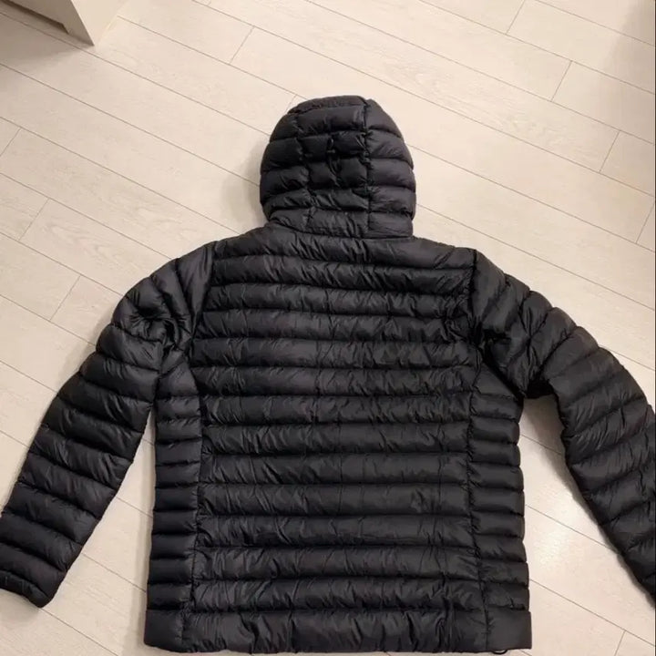 [SOLD OUT] 파타고니아 다운 스웨터 후디 블랙 L