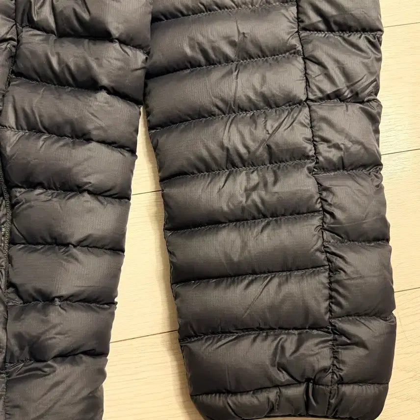 [SOLD OUT] 파타고니아 다운 스웨터 후디 블랙 L