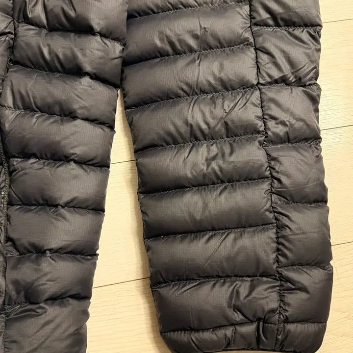 [SOLD OUT] 파타고니아 다운 스웨터 후디 블랙 L
