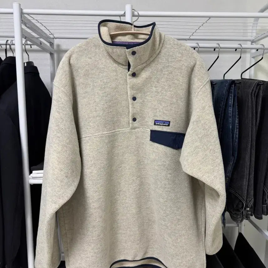 [SOLD OUT] 파타고니아 신칠라 오트밀 L