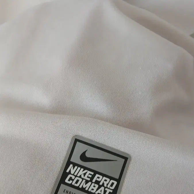 [BUNJANG] Nike Pro Combat Dri-FIT XL Top / 나이키 프로 컴뱃 드라이핏 XL 180-96.105 스우시일부손상 사용감