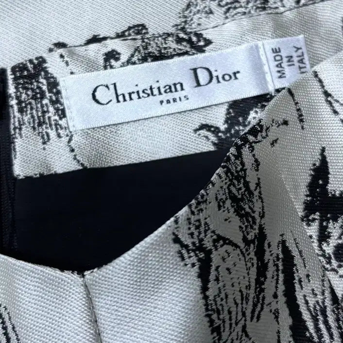 [BUNJANG] Dior Ivory Black Pattern Shorts / 디올 반바지(아이보리 바탕에 블랙 무늬)