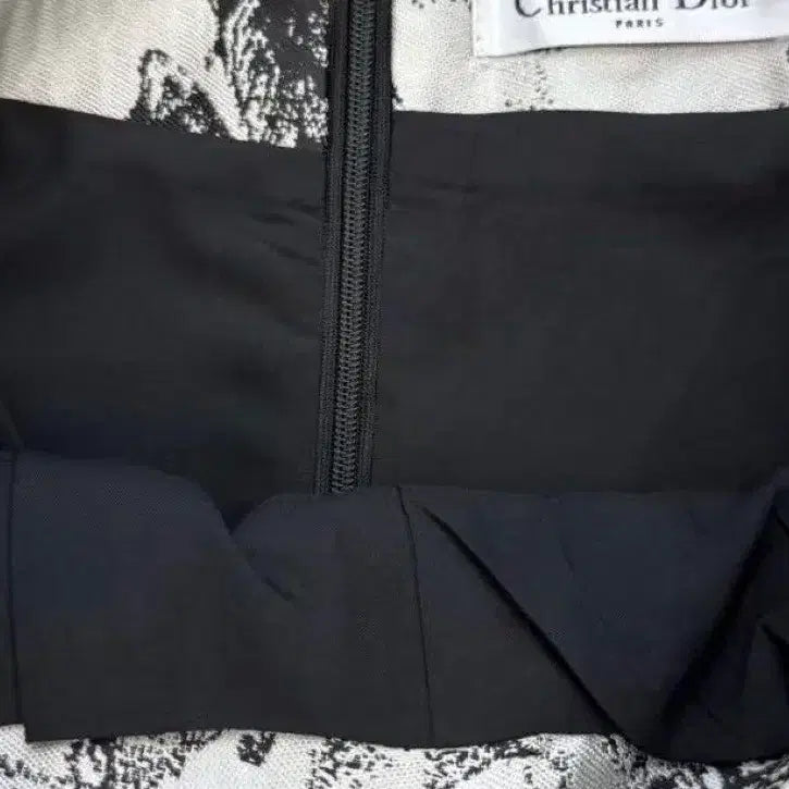 [BUNJANG] Dior Ivory Black Pattern Shorts / 디올 반바지(아이보리 바탕에 블랙 무늬)