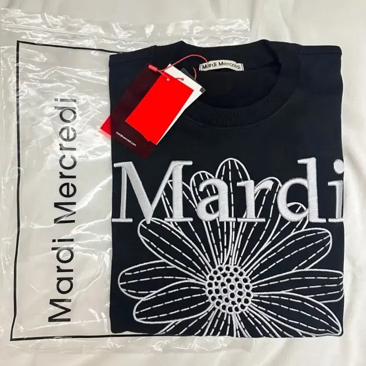 [BUNJANG] Mardi Mercredi Flower Sweatshirt / 마르디 메크르디 플라워 맨투맨