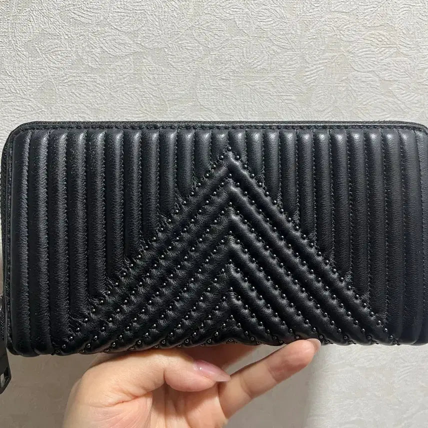 [BUNJANG] Coach Black Leather Long Wallet with Studs / 코치 장지갑 (사용감없음)